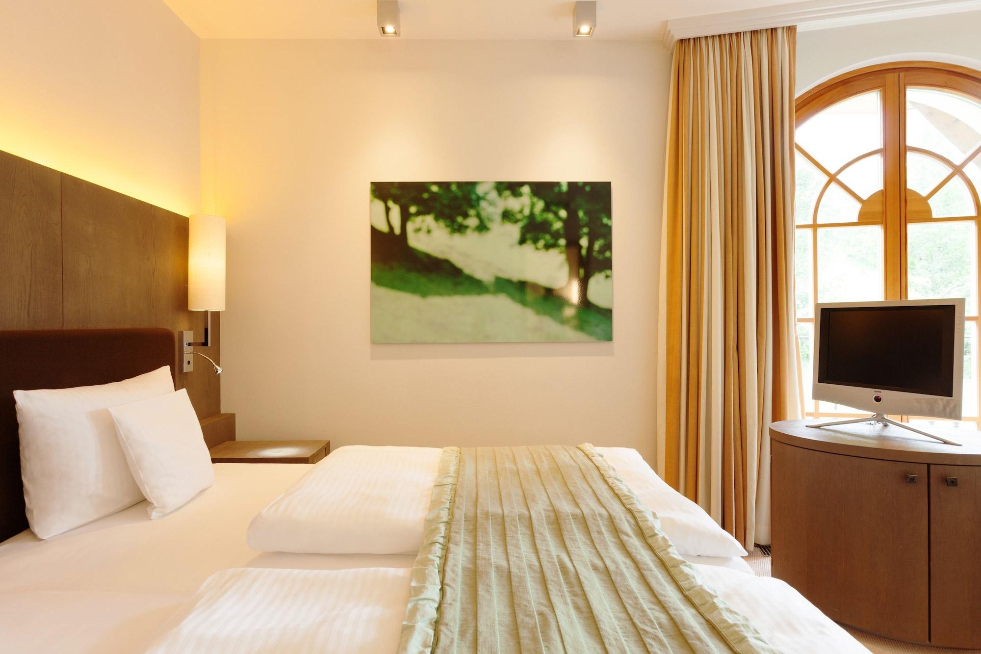 Schlosshotel Kitzbuehel A-Rosa Collection Exterior photo A room at the Hotel Waldhaus Flims
