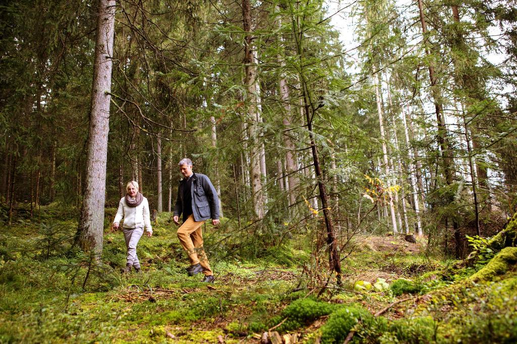 Schlosshotel Kitzbuehel A-Rosa Collection Exterior photo Hiking in the forest