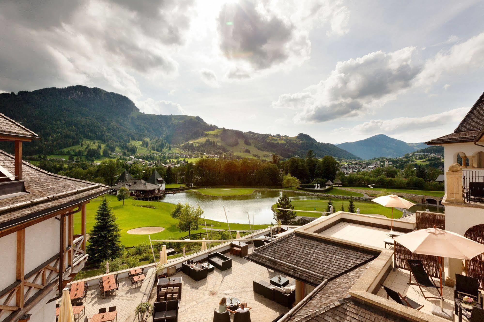 Schlosshotel Kitzbuehel A-Rosa Collection Exterior photo View of the town